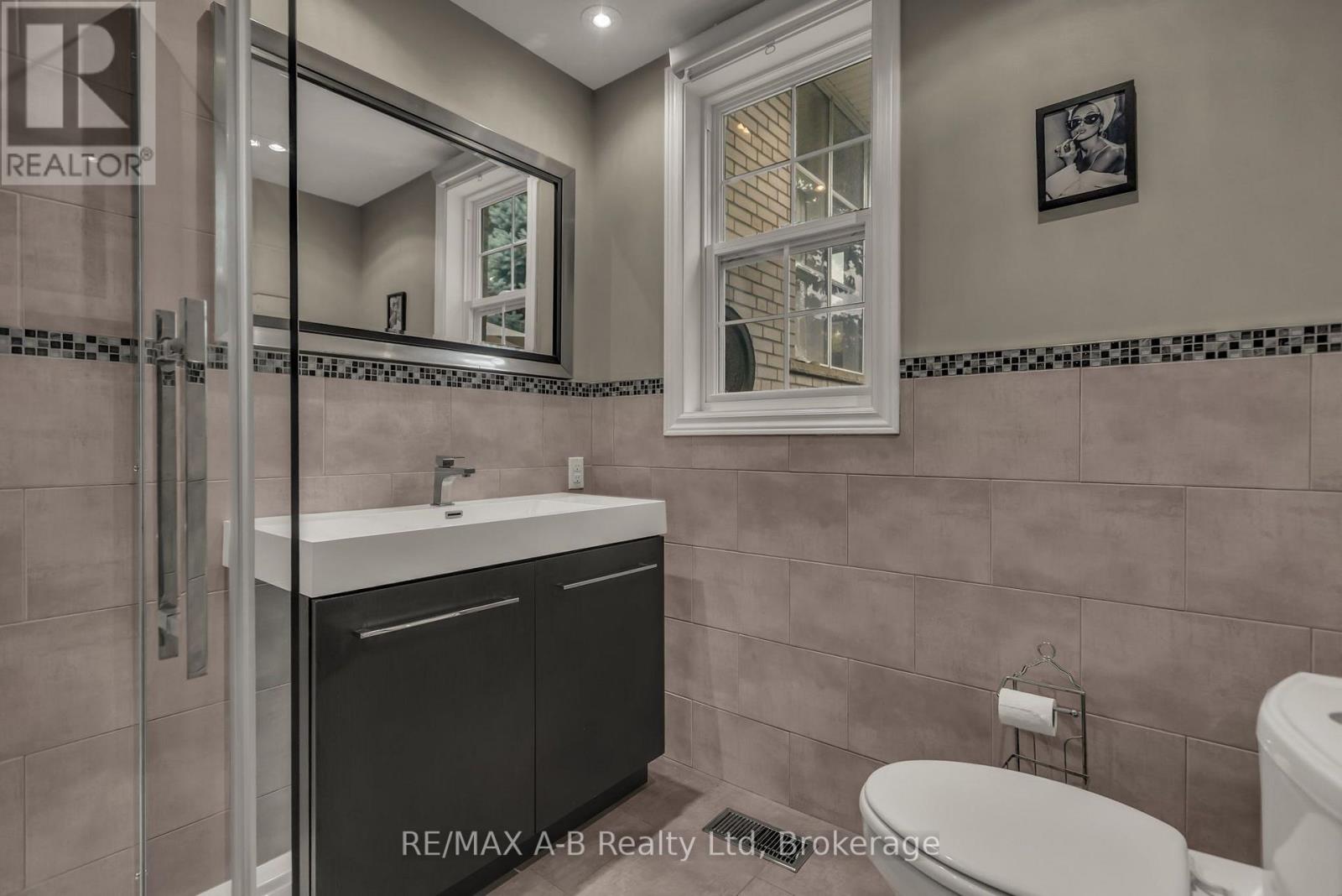 1554 Sunnycove Drive, Mississauga, Ontario  L4X 1B5 - Photo 21 - W14092130