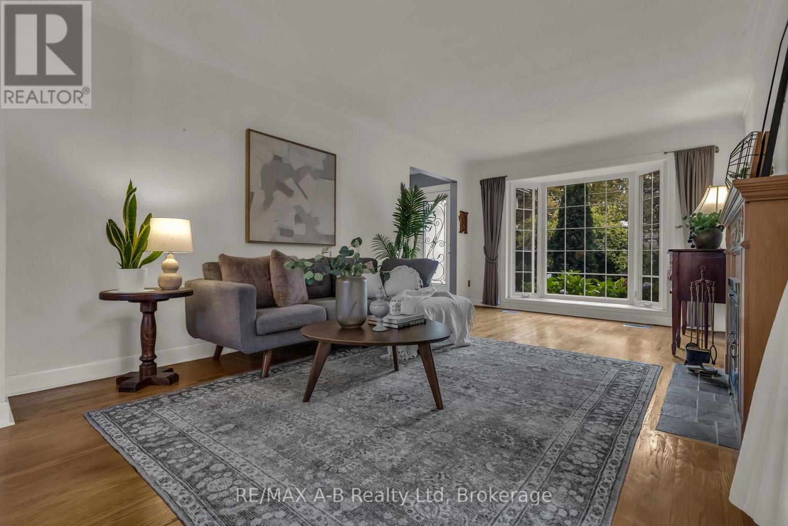 1554 Sunnycove Drive, Mississauga, Ontario  L4X 1B5 - Photo 4 - W14092130