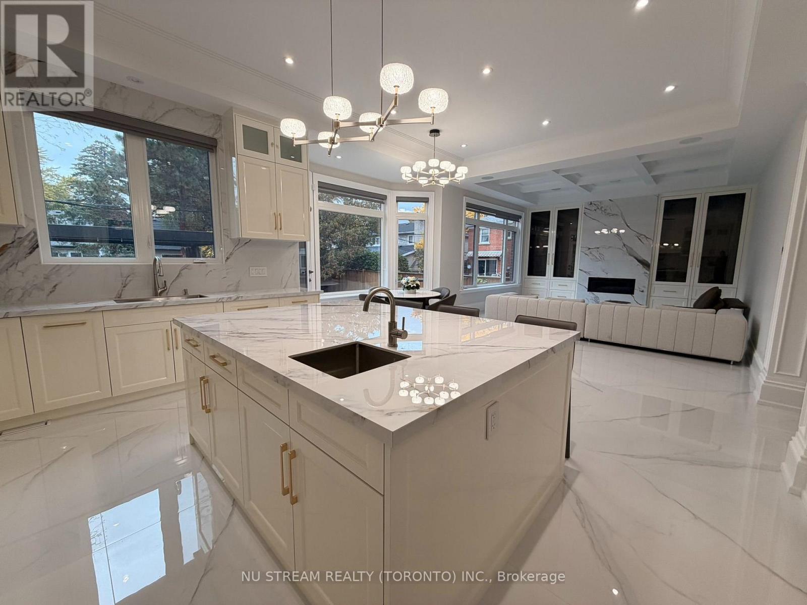 108 Abitibi Avenue, Toronto, Ontario  M2M 2V6 - Photo 12 - C14092134
