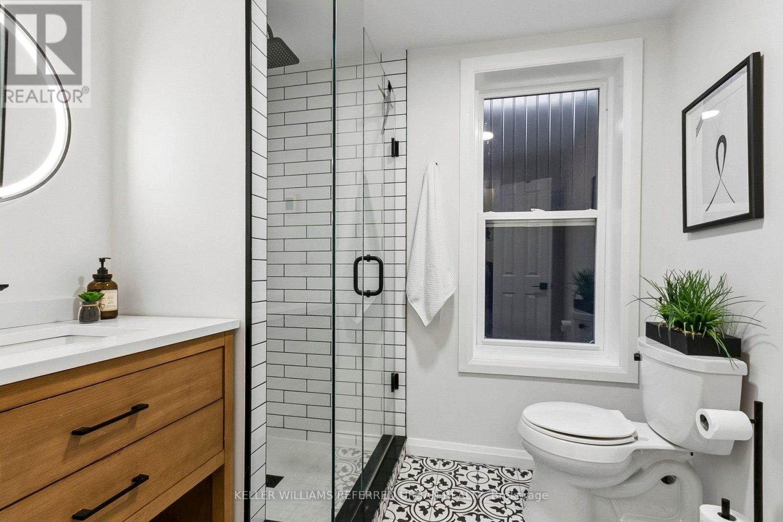 156 Rhodes Avenue, Toronto, Ontario  M4L 3A1 - Photo 12 - E14092108
