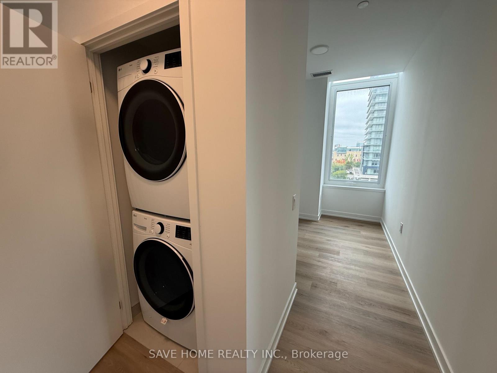503 - 395 Square One Drive, Mississauga, Ontario  L5B 0P6 - Photo 4 - W14092110