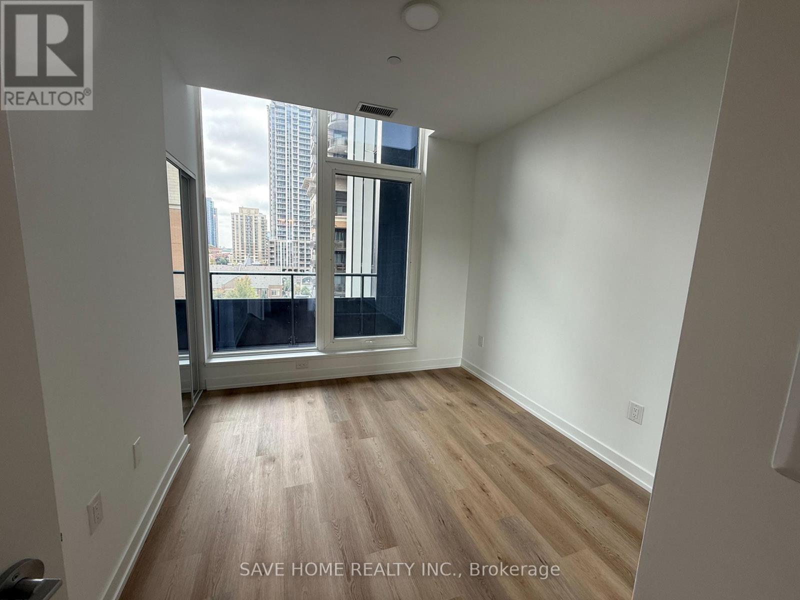 503 - 395 Square One Drive, Mississauga, Ontario  L5B 0P6 - Photo 6 - W14092110