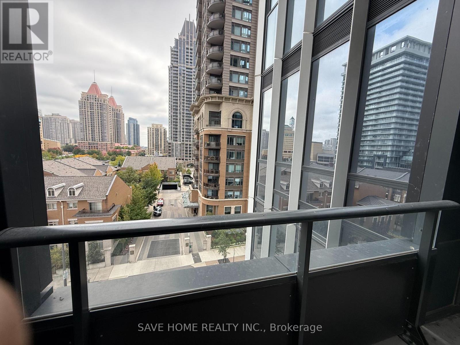 503 - 395 Square One Drive, Mississauga, Ontario  L5B 0P6 - Photo 9 - W14092110