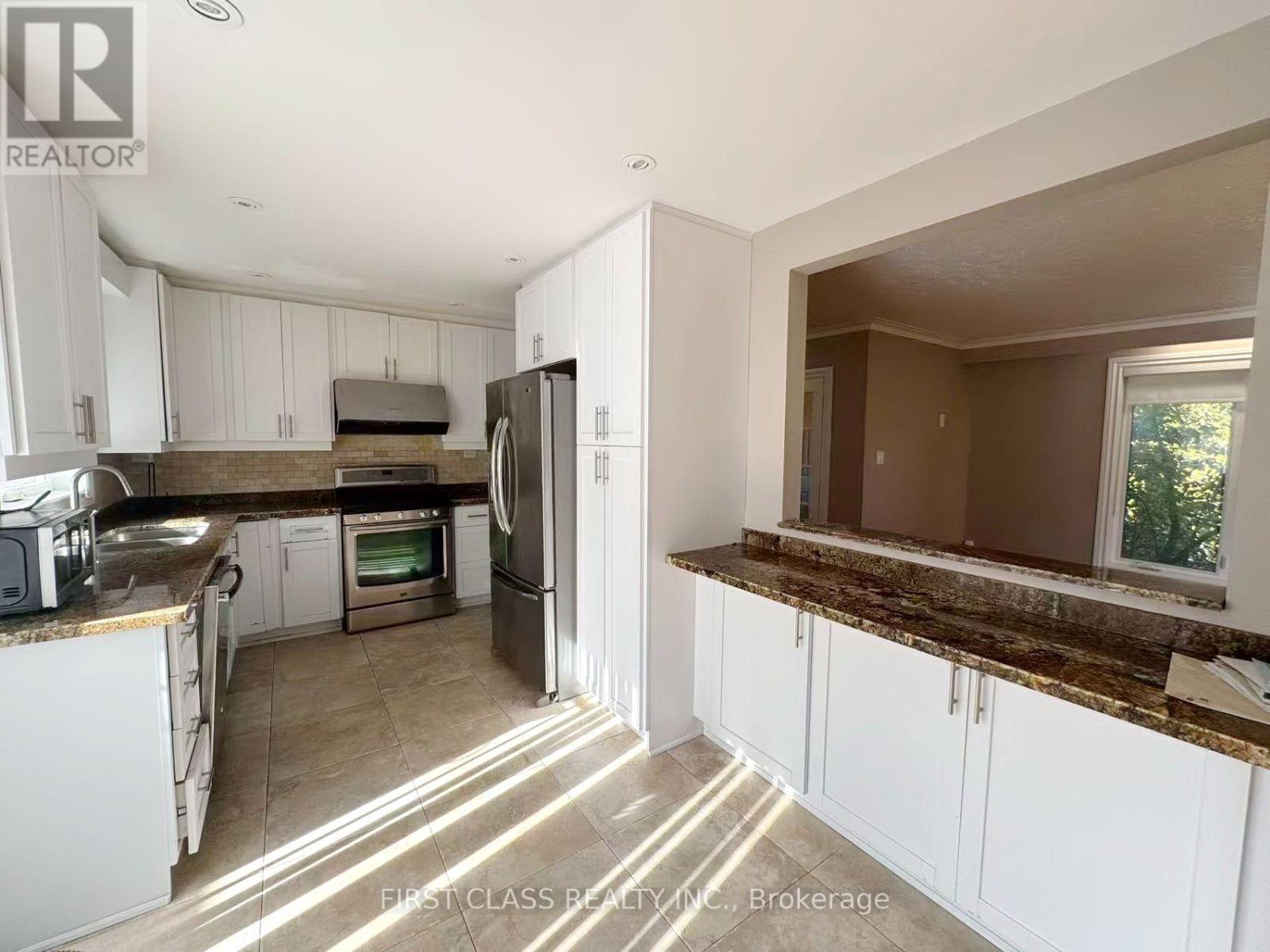 202 Goddard Street, Toronto, Ontario  M3H 5E6 - Photo 13 - C14092154