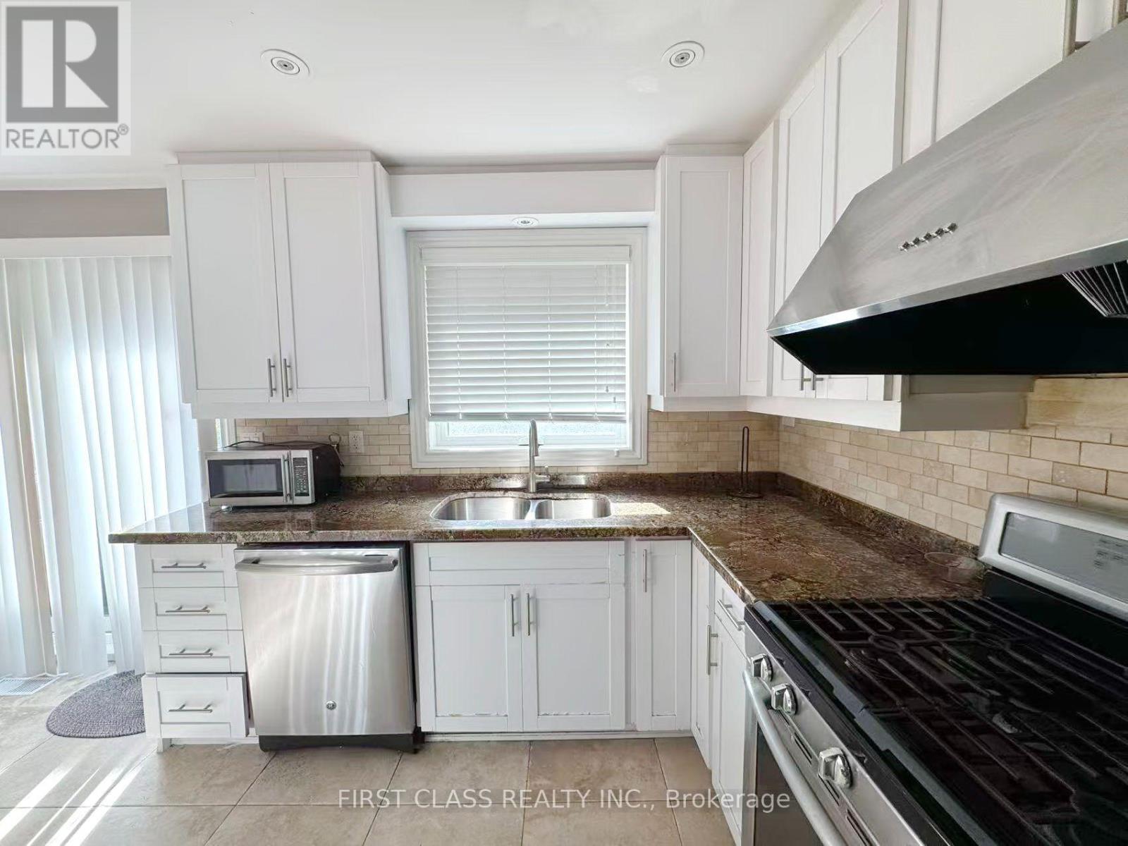 202 Goddard Street, Toronto, Ontario  M3H 5E6 - Photo 15 - C14092154