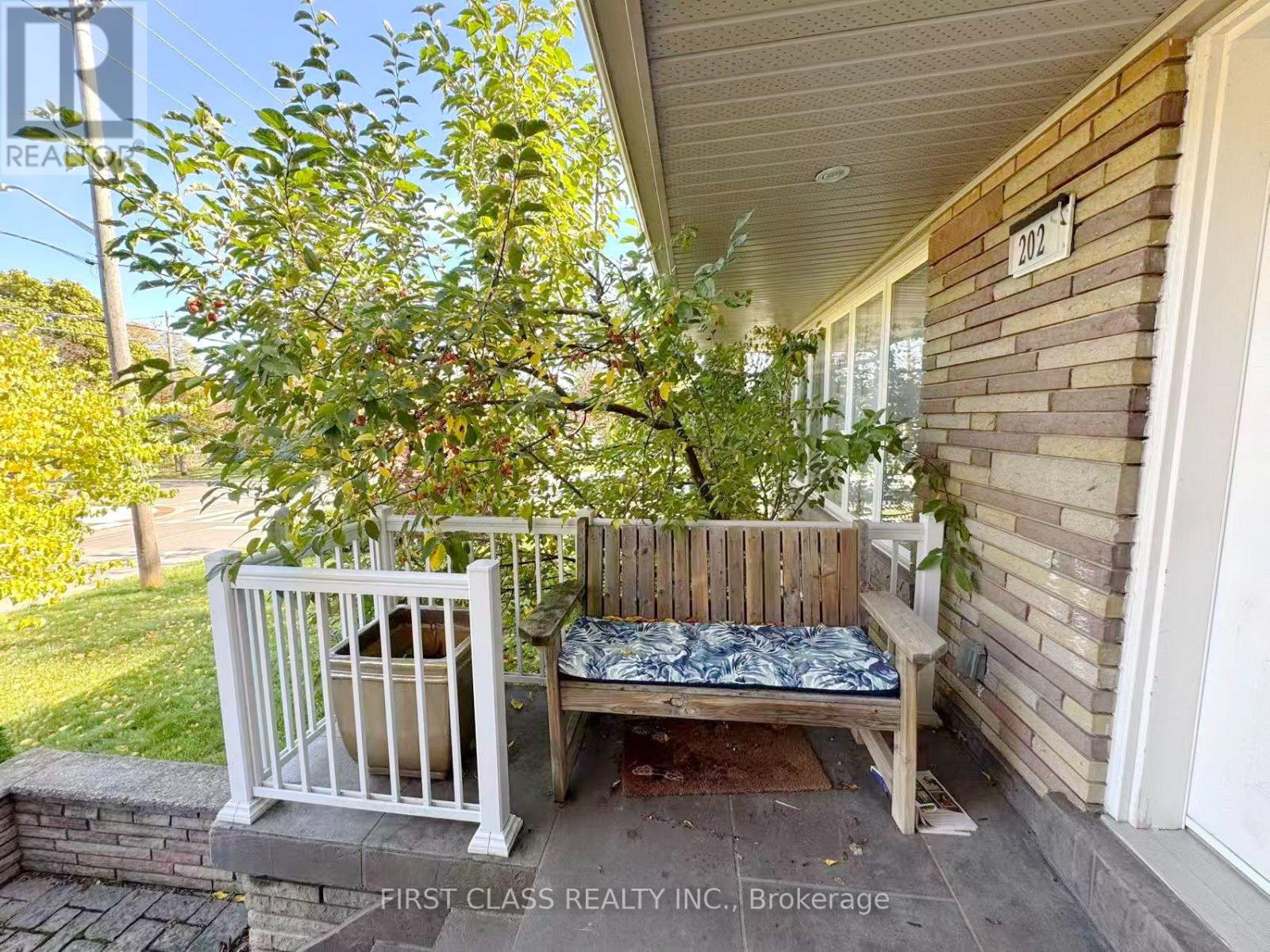 202 Goddard Street, Toronto, Ontario  M3H 5E6 - Photo 4 - C14092154
