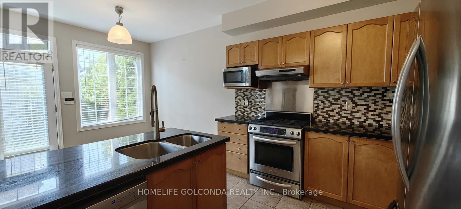 32 Cardrew Street, Markham, Ontario  L6B 1G9 - Photo 8 - N14092158