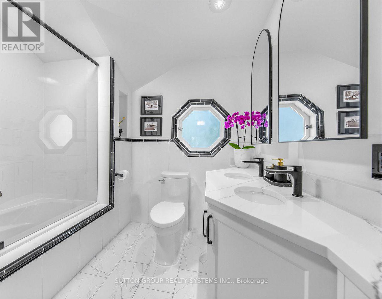 4 Brule Crescent, Toronto, Ontario  M6S 4H9 - Photo 16 - W14092144