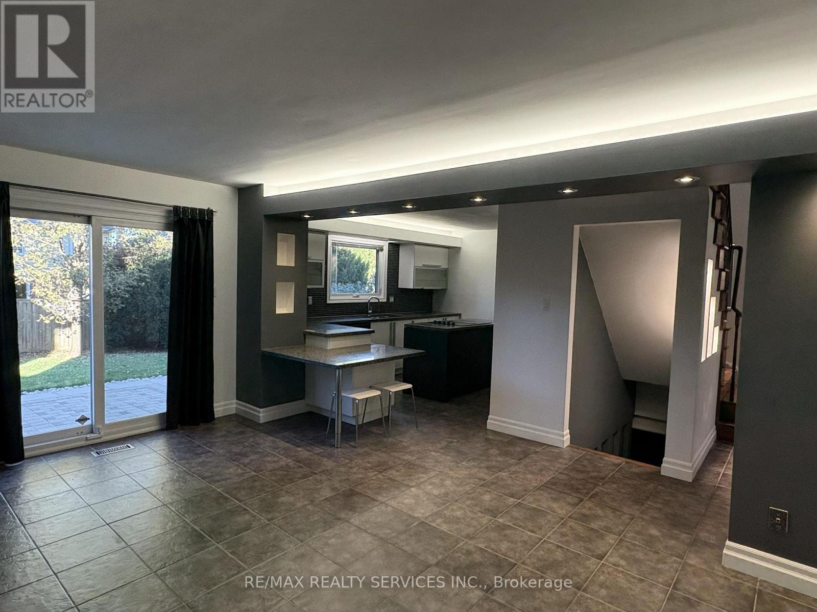4171 Sawmill Valley Drive, Mississauga, Ontario  L5L 3H1 - Photo 11 - W14092150