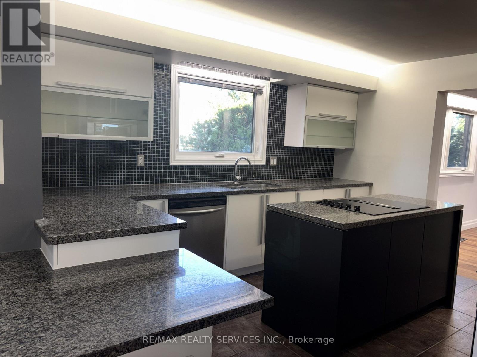 4171 Sawmill Valley Drive, Mississauga, Ontario  L5L 3H1 - Photo 13 - W14092150