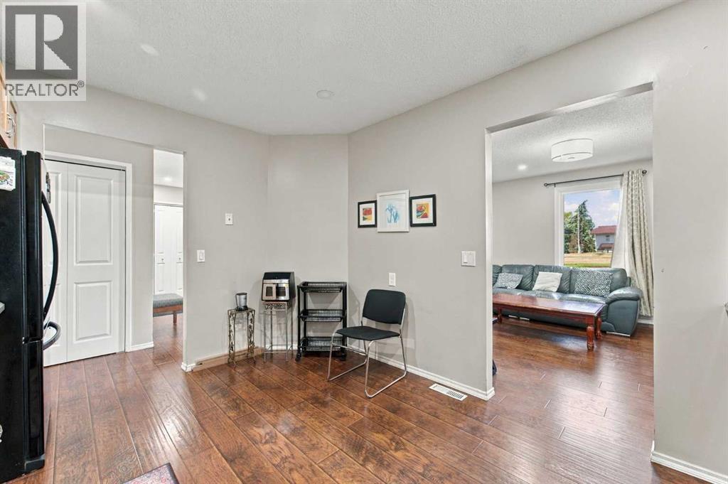 95 Rundleson Way NE, Calgary, Alberta  T1Y 3H7 - Photo 10 - A2353076