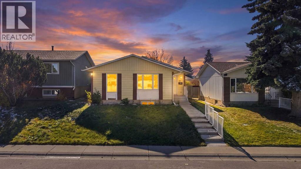 95 Rundleson Way NE, Calgary, Alberta  T1Y 3H7 - Photo 1 - A2353076