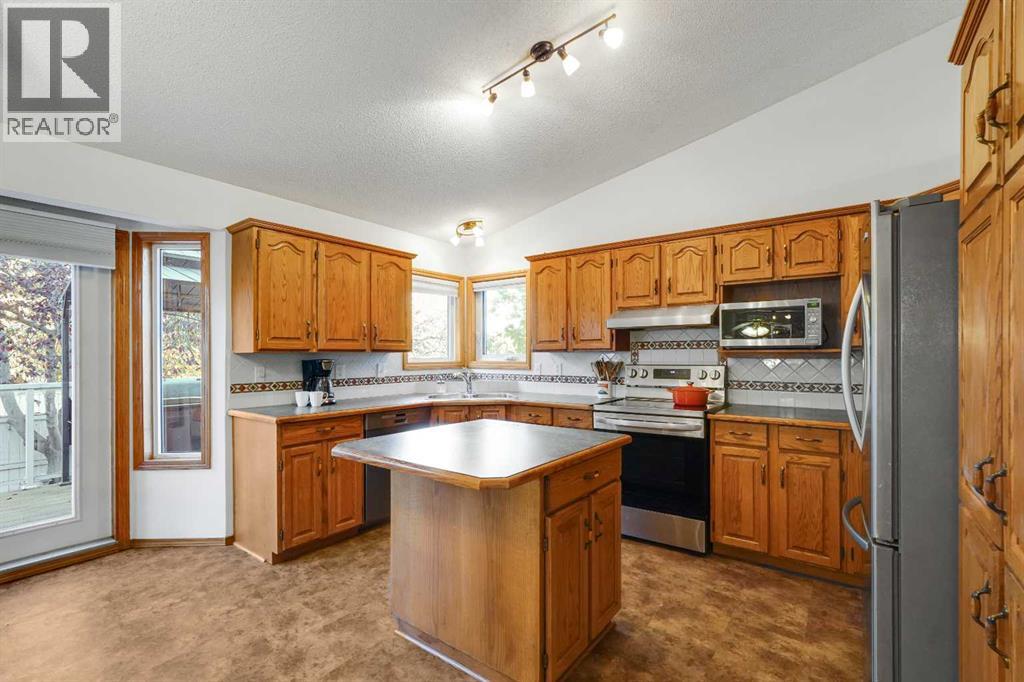 27 Sun Harbour Road SE, Calgary, Alberta  T2X 3A6 - Photo 6 - A2346244