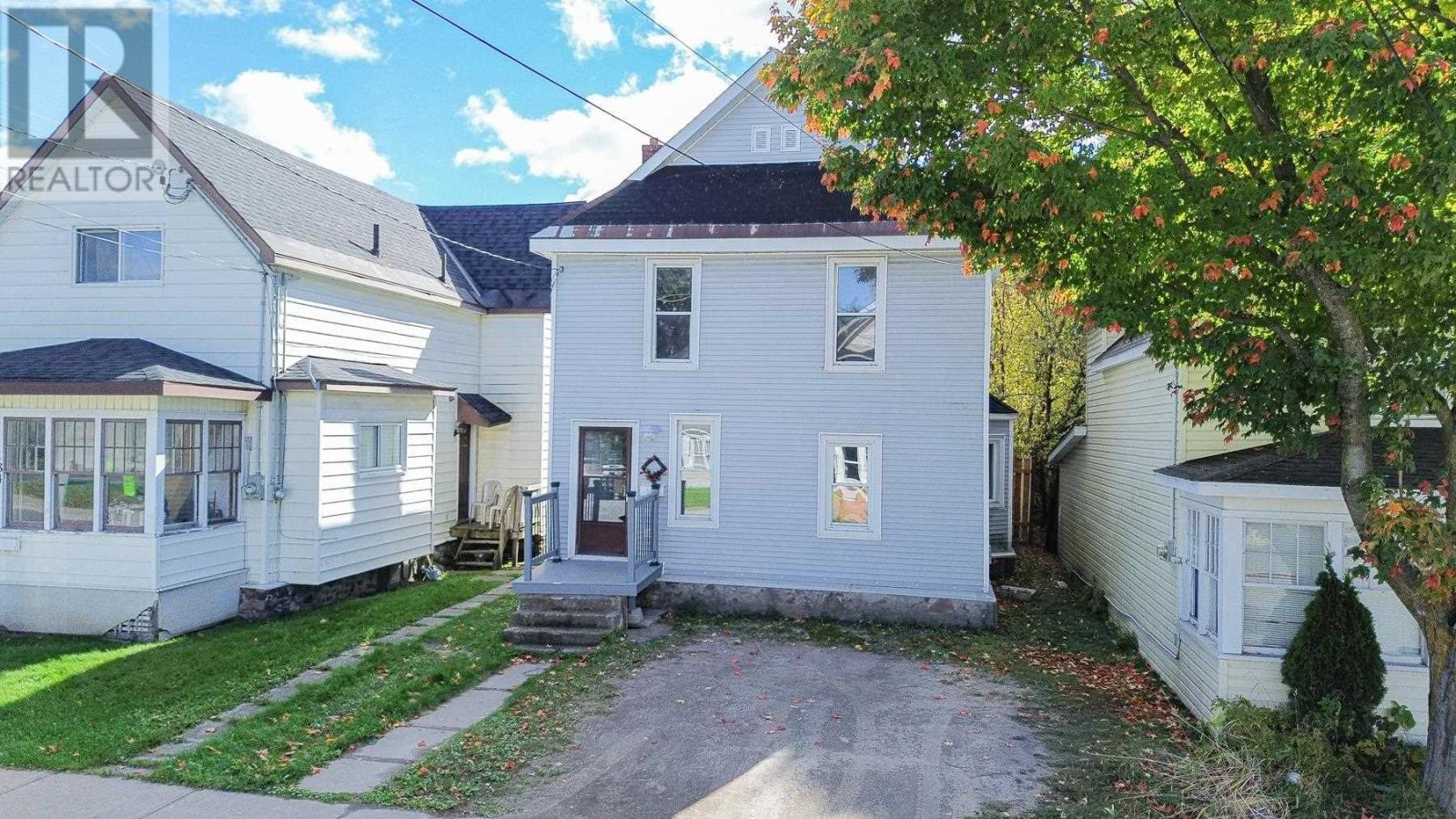 182 Dennis St, Sault Ste. Marie, Ontario  P6A 2X3 - Photo 2 - SM262848