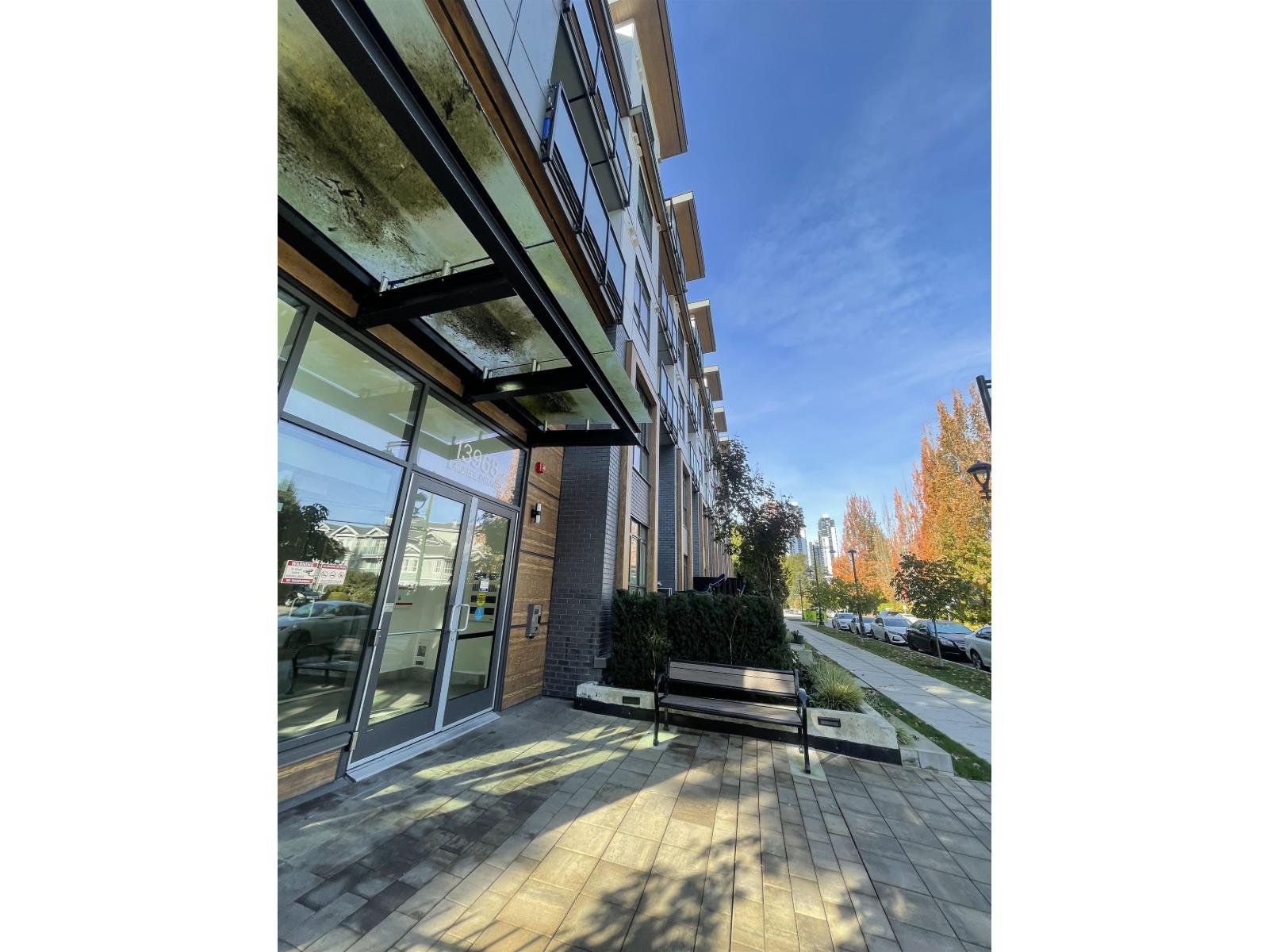 529 13968 Laurel Drive, Surrey, British Columbia  V3T 1A8 - Photo 14 - R3176435