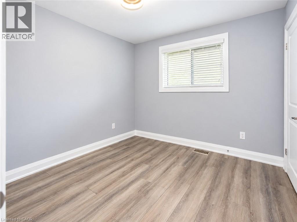 576 Turner Drive, Burlington, Ontario  L7L 2W7 - Photo 7 - 40872202