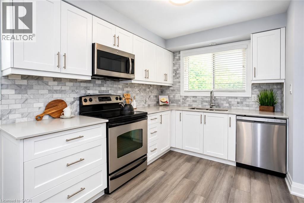 576 Turner Drive, Burlington, Ontario  L7L 2W7 - Photo 8 - 40872202
