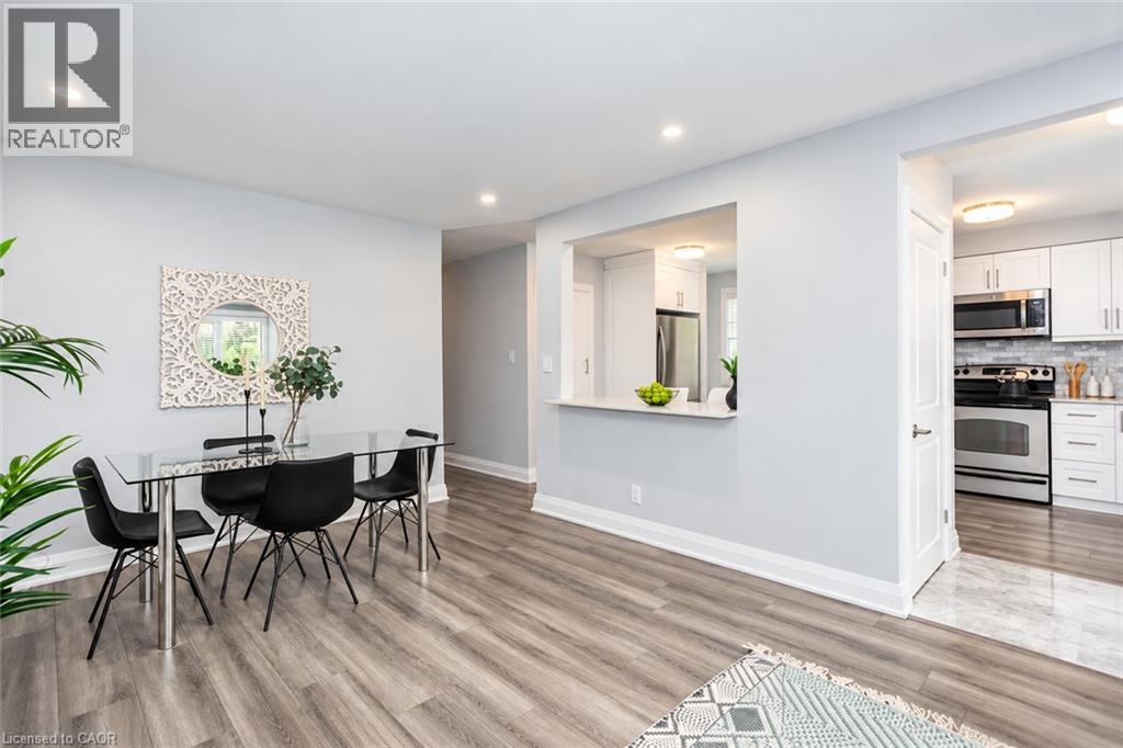 576 Turner Drive, Burlington, Ontario  L7L 2W7 - Photo 9 - 40872202
