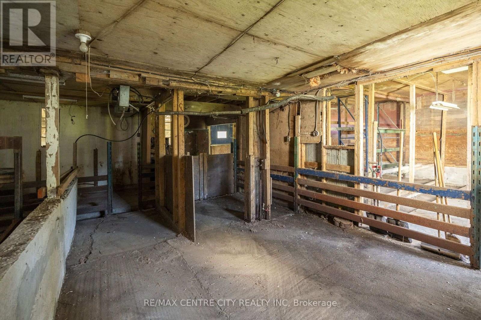 20952 Rebecca Road, Thames Centre, Ontario  N0M 2P0 - Photo 40 - X14092234