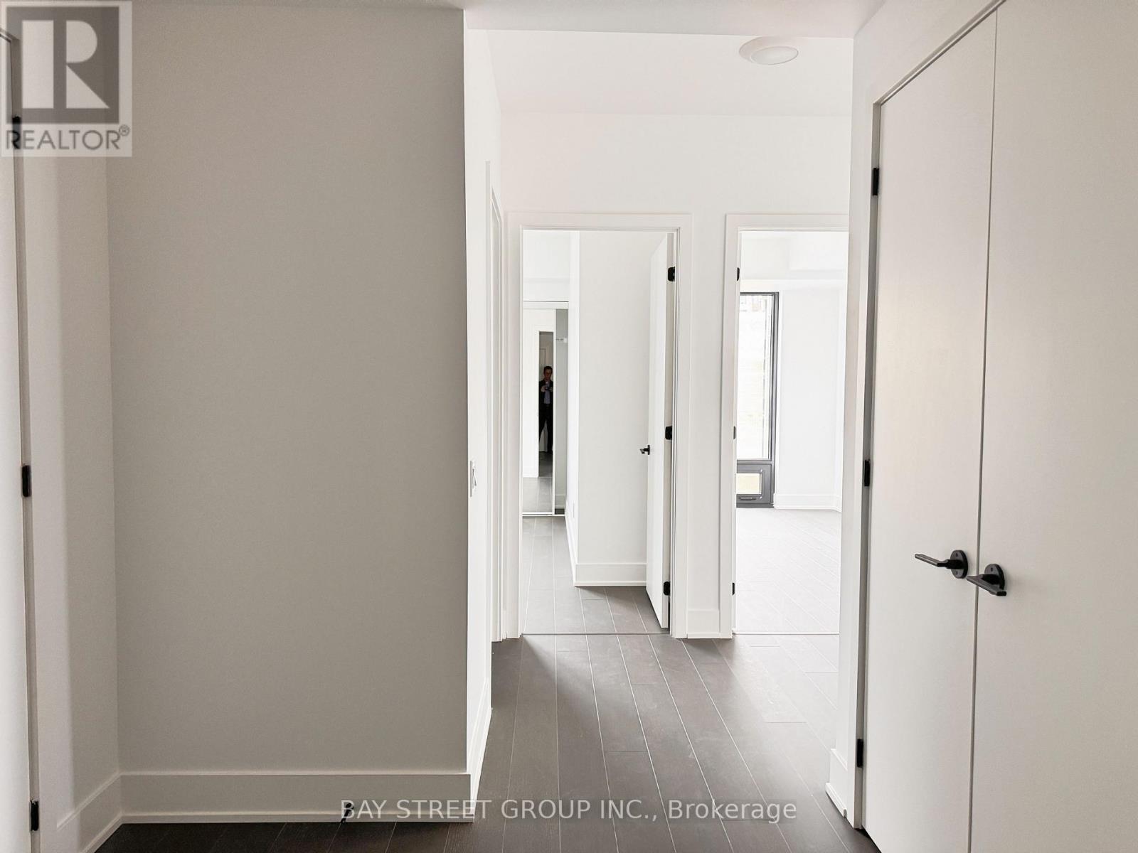 2105 - 91 MONTCLAIR AVENUE