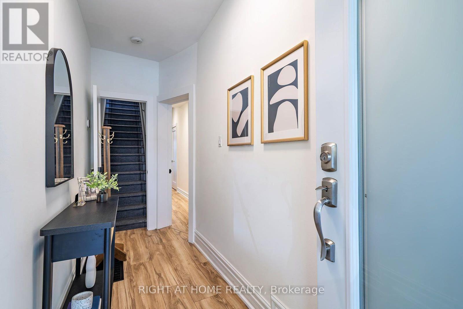 25 Pretoria Avenue, Toronto, Ontario  M4K 1T2 - Photo 4 - E14092168