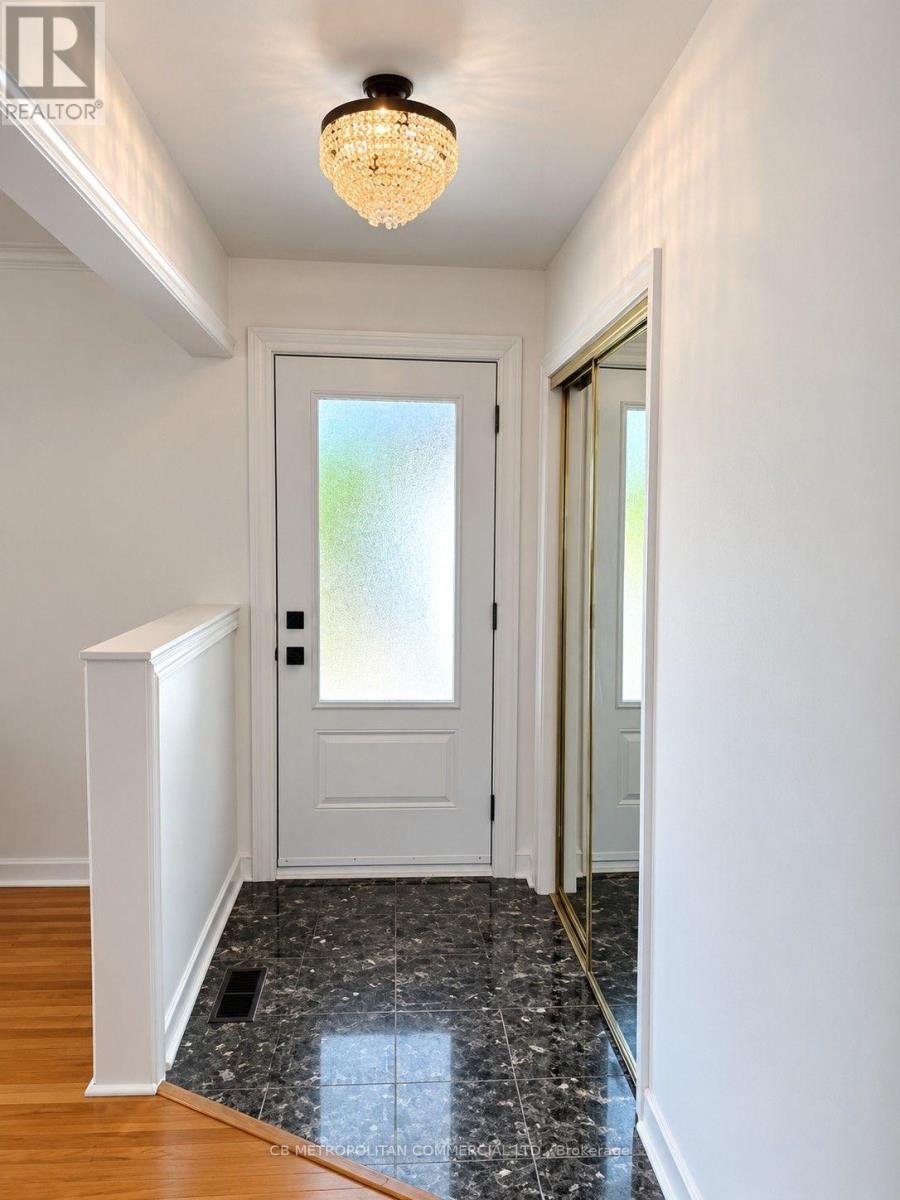 7 Amarillo Drive, Toronto (Eglinton East), Ontario  M1J 2P7 - Photo 2 - E14092216