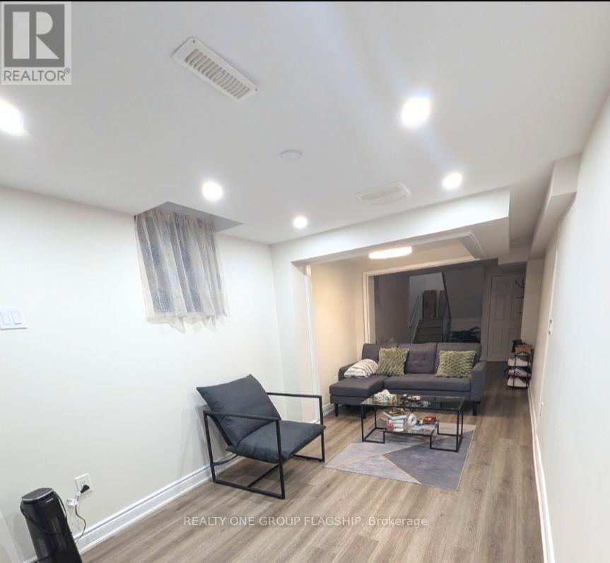 3665 Colonial Lower Drive, Mississauga, Ontario  L5L 4P2 - Photo 5 - W14092178