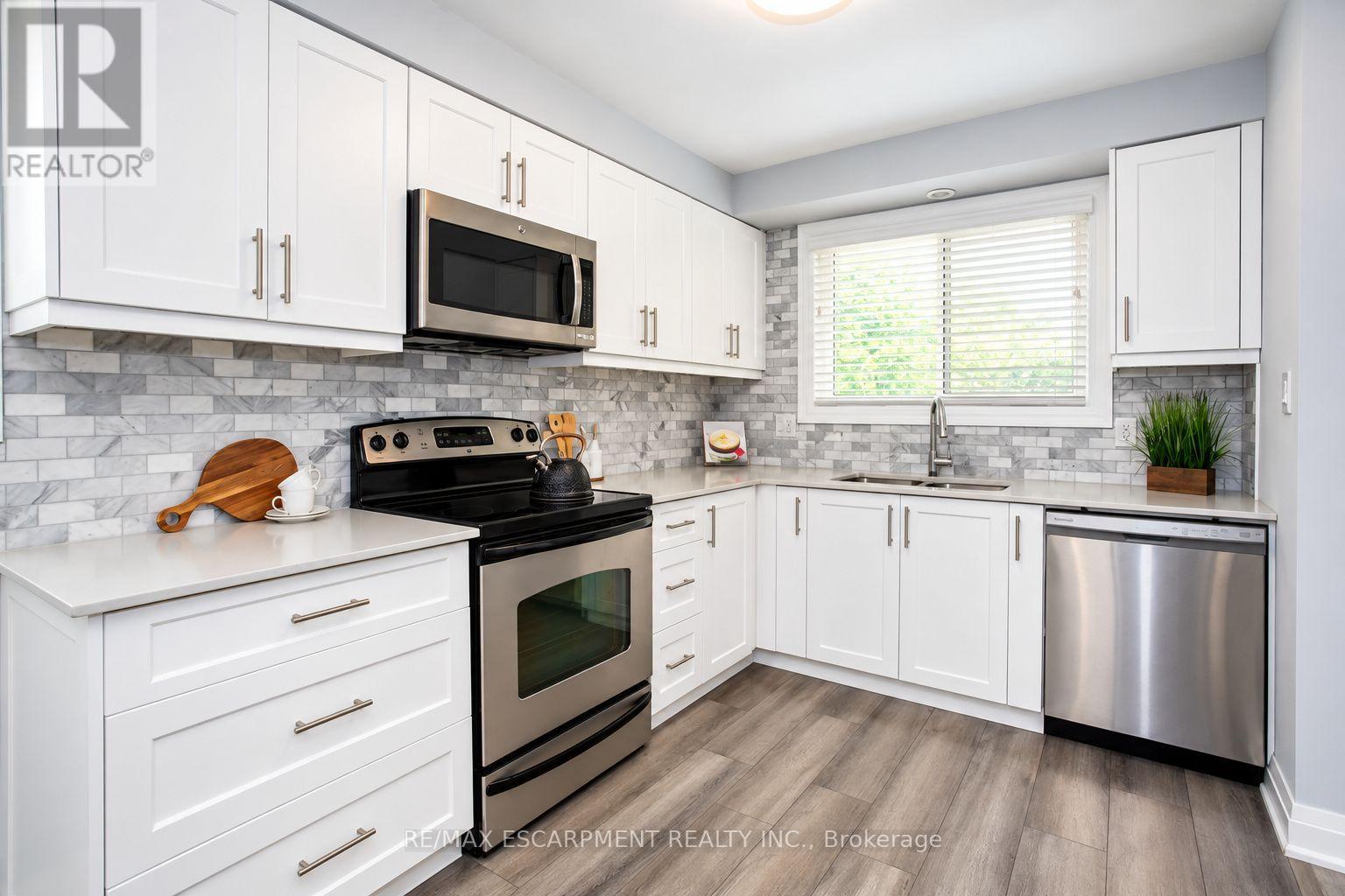 Main - 576 Turner Drive, Burlington, Ontario  L7L 2W7 - Photo 8 - W14092210