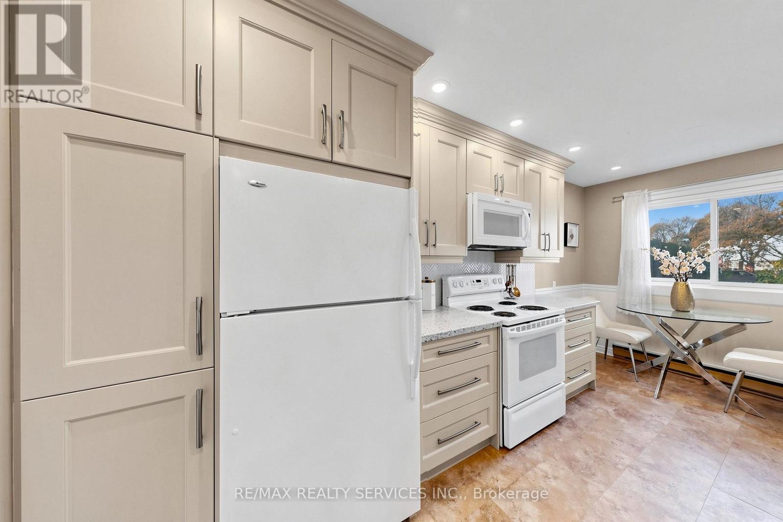 25 Jennifer Square, Brampton, Ontario  L6S 2L2 - Photo 15 - W14092246