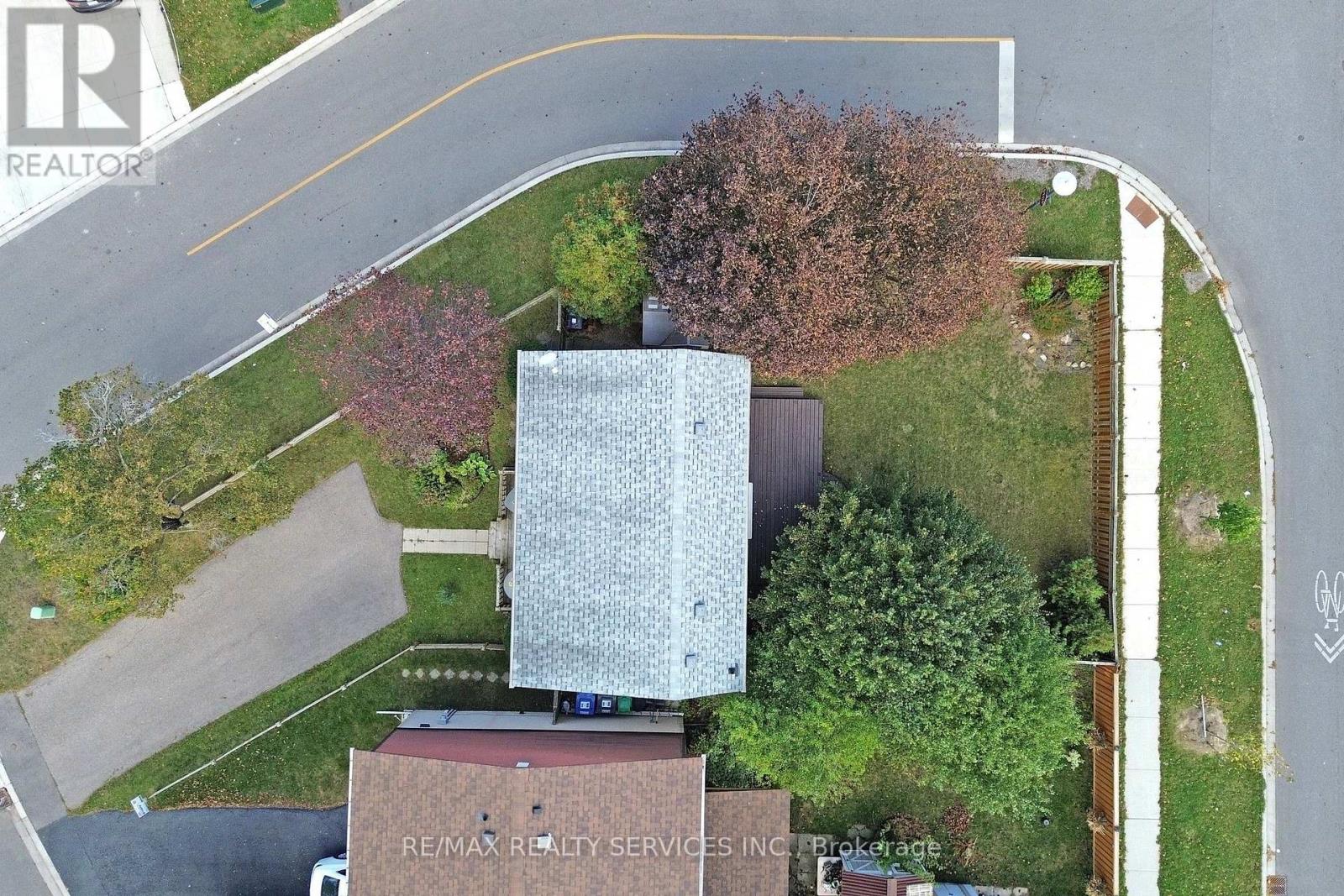 25 Jennifer Square, Brampton, Ontario  L6S 2L2 - Photo 4 - W14092246