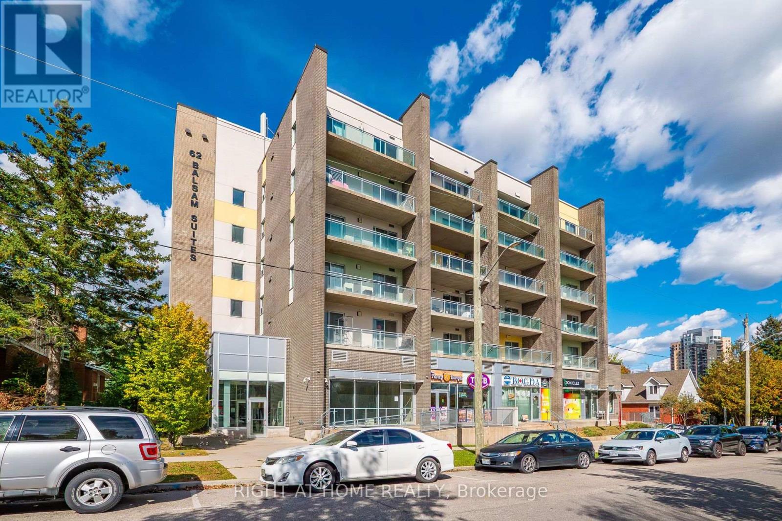 B508 - 62 Balsam Street, Waterloo, Ontario  N2L 3H2 - Photo 4 - X14092212