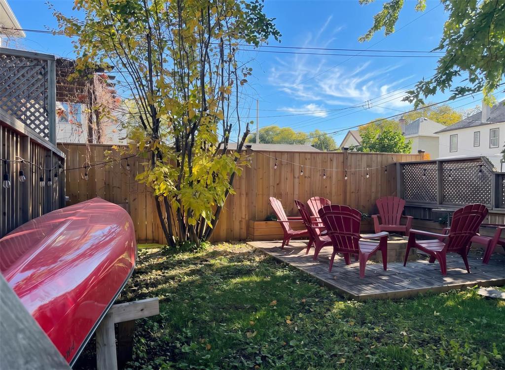 90 COBOURG Avenue Winnipeg Manitoba Canada R2L0H5 5