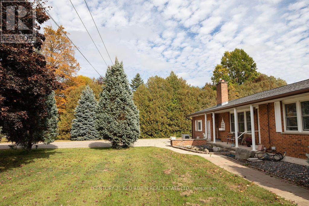 312 Carroll Street E, Strathroy-Caradoc, Ontario  N7G 3H3 - Photo 3 - X14092250