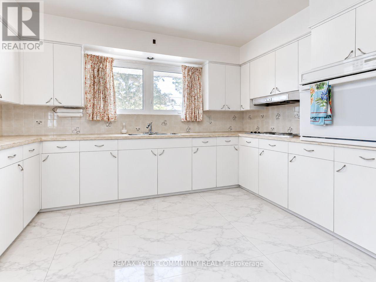 9947 Woodbine Avenue, Markham, Ontario L6C 1H7 - Photo 13 - N13543228