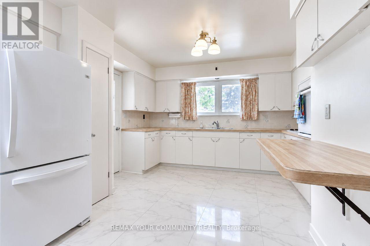 9947 Woodbine Avenue, Markham, Ontario L6C 1H7 - Photo 12 - N13543228
