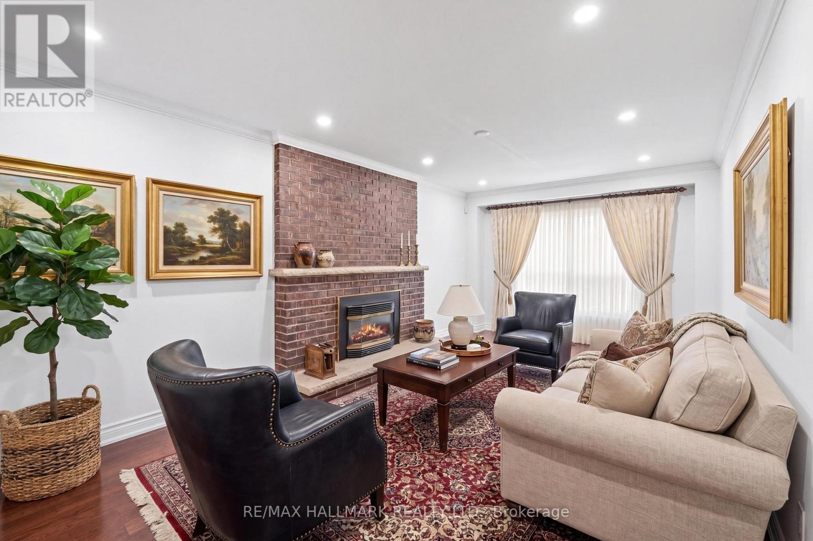 7 Charnwood Place, Markham, Ontario  L3T 5H2 - Photo 6 - N14092278