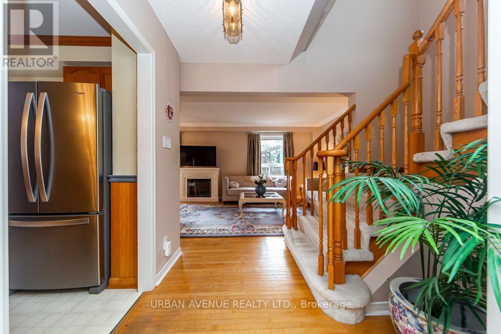 15 Natanya Boulevard, Georgina, Ontario  L4P 3R6 - Photo 8 - N14092282
