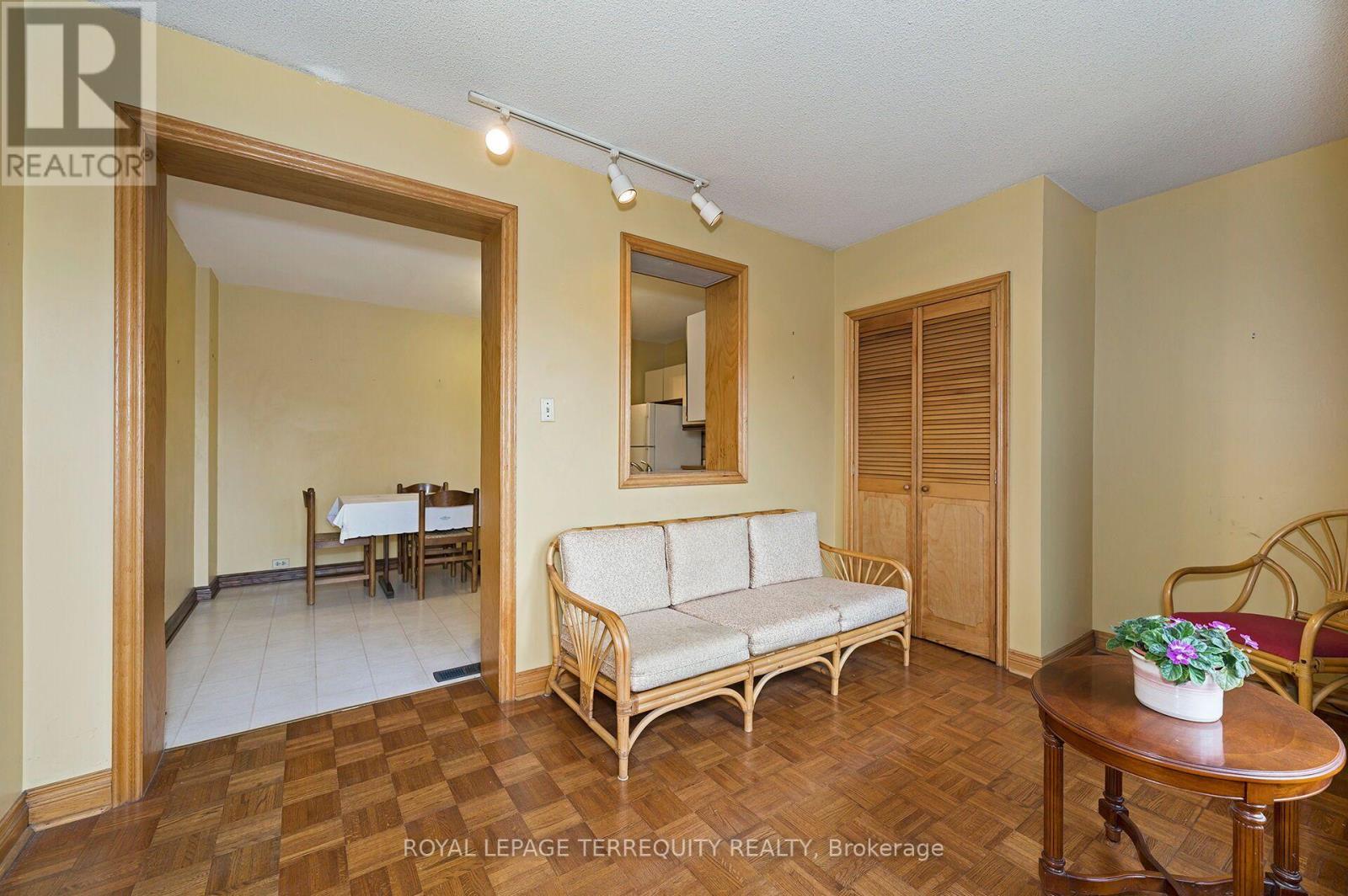 209 Caledonia Road, Toronto, Ontario  M6E 4S9 - Photo 13 - W14092268