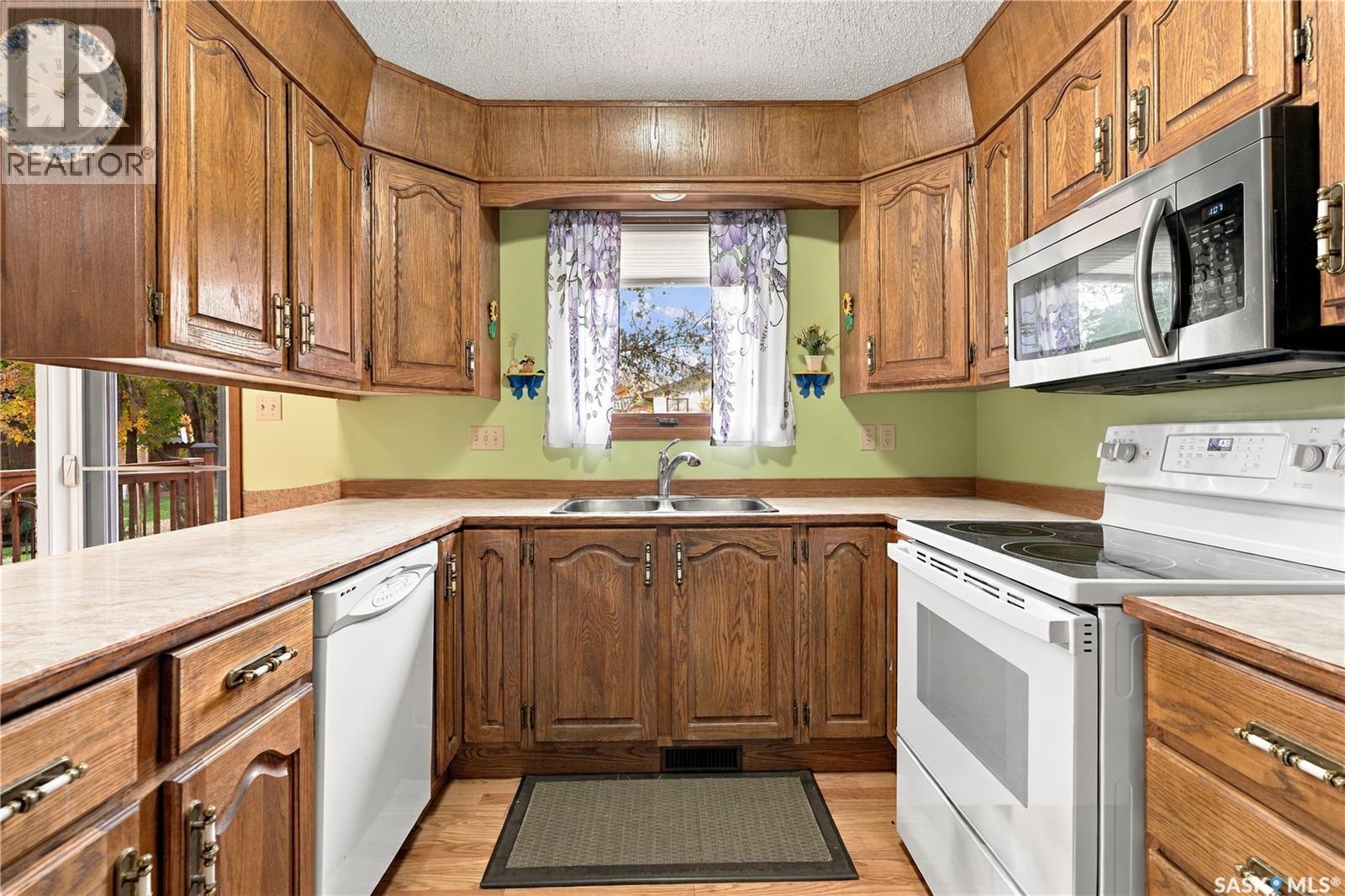 374 Thain Crescent, Saskatoon, Saskatchewan  S7K 6N7 - Photo 9 - SK051381