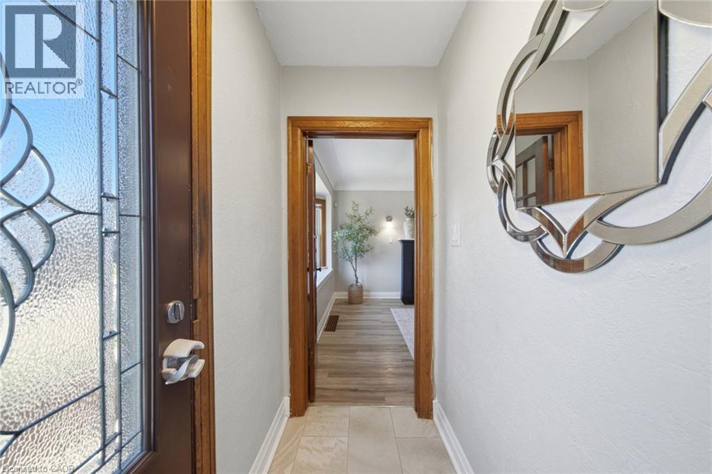 143 Huxley Avenue S, Hamilton, Ontario  L8K 2P9 - Photo 4 - 40871688