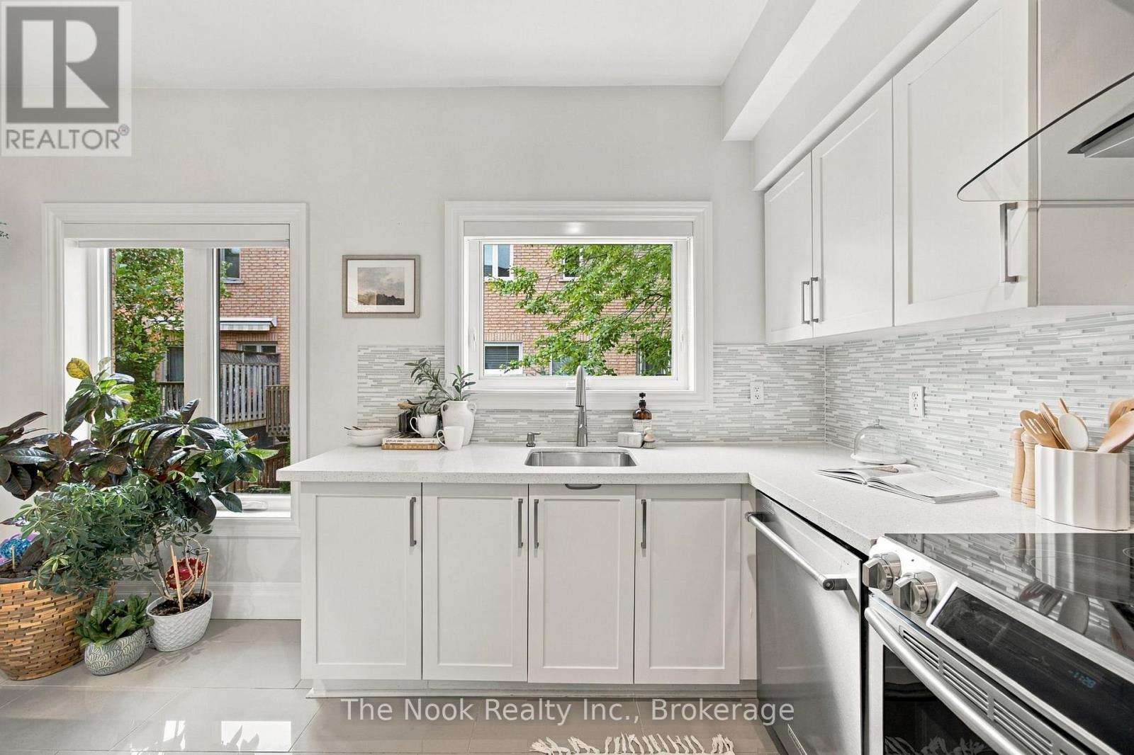 32 Harbourview Crescent, Toronto, Ontario  M8V 4A7 - Photo 18 - W14092294