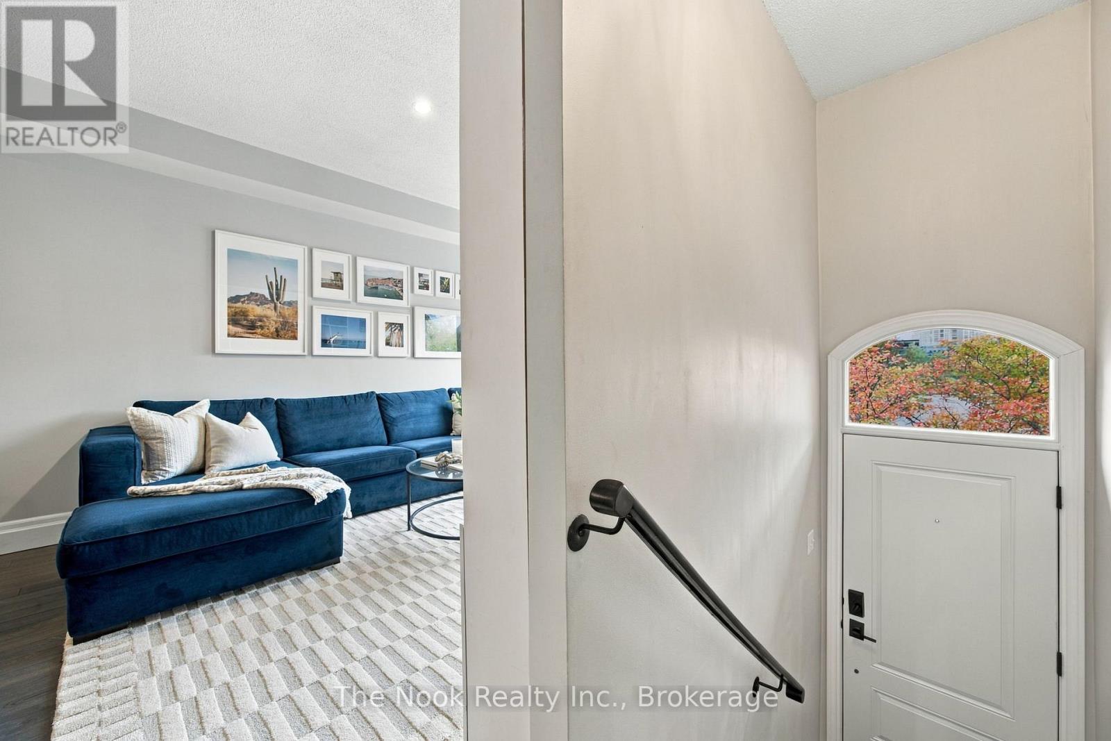 32 Harbourview Crescent, Toronto, Ontario  M8V 4A7 - Photo 4 - W14092294