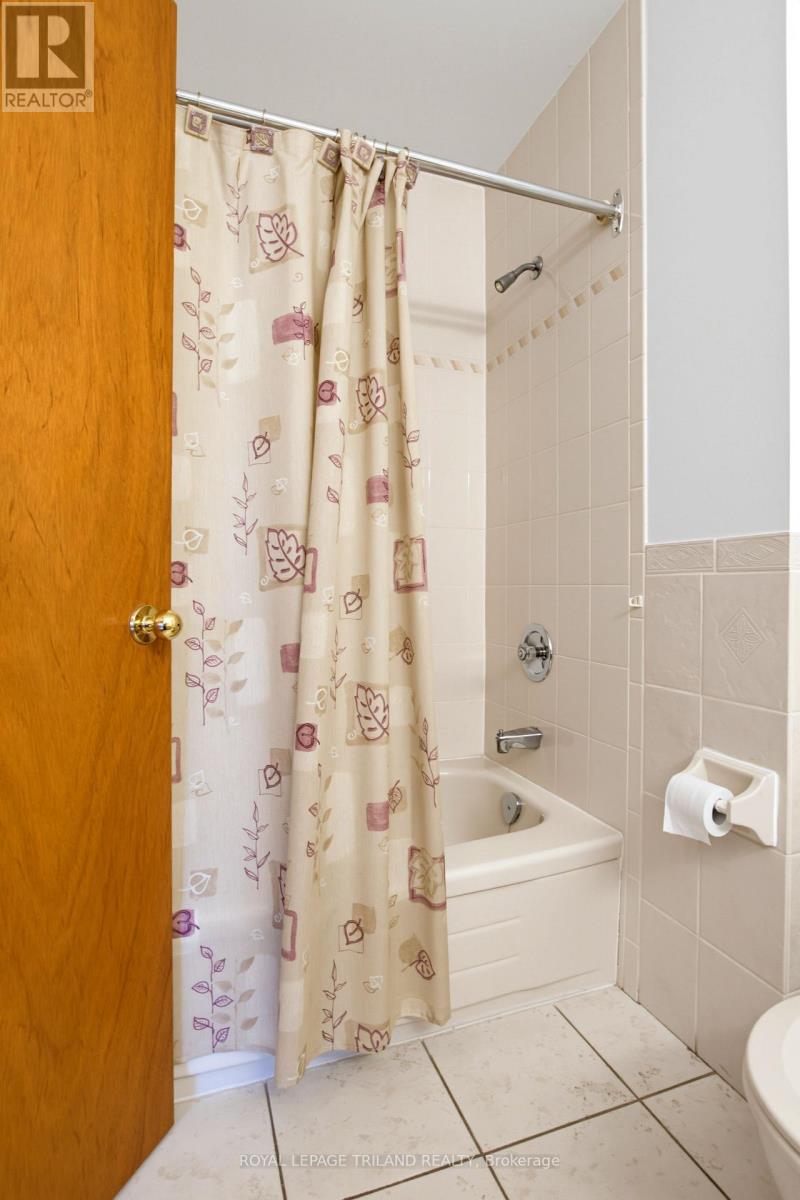 1749 Jalna Boulevard, London South, Ontario  N6E 3S5 - Photo 35 - X14092312