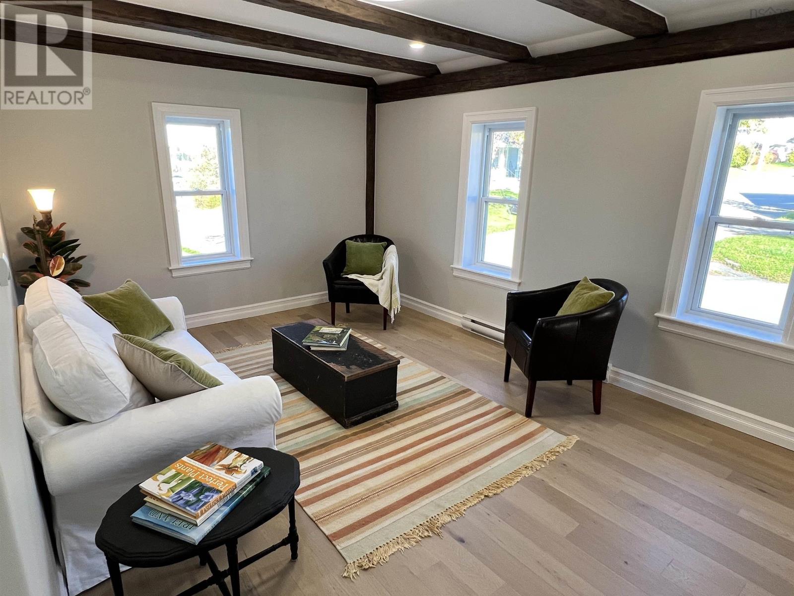 95 Cornwallis Street, Old-Town Lunenburg, Lunenburg, Nova Scotia  B0J 2C0 - Photo 8 - 202626107