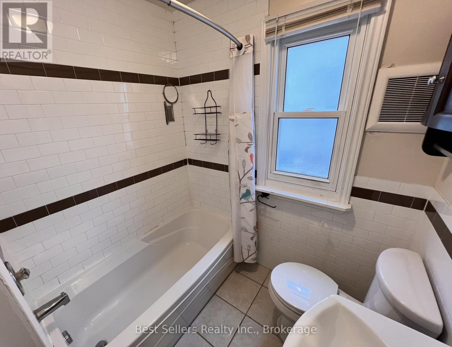 Main - 75 Vanbrugh Avenue, Toronto, Ontario  M1N 3T1 - Photo 5 - E14007744