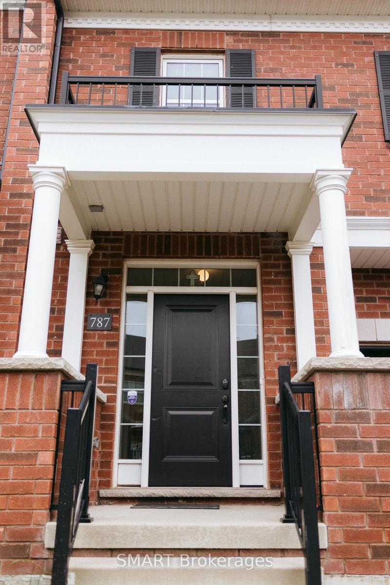 787 Banks Crescent, Milton, Ontario  L9T 9A3 - Photo 4 - W13807544
