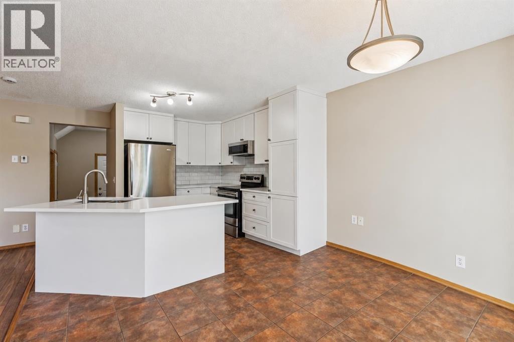 8226 Saddleridge Drive NE, Calgary, Alberta  T3J 4K7 - Photo 10 - A2349527