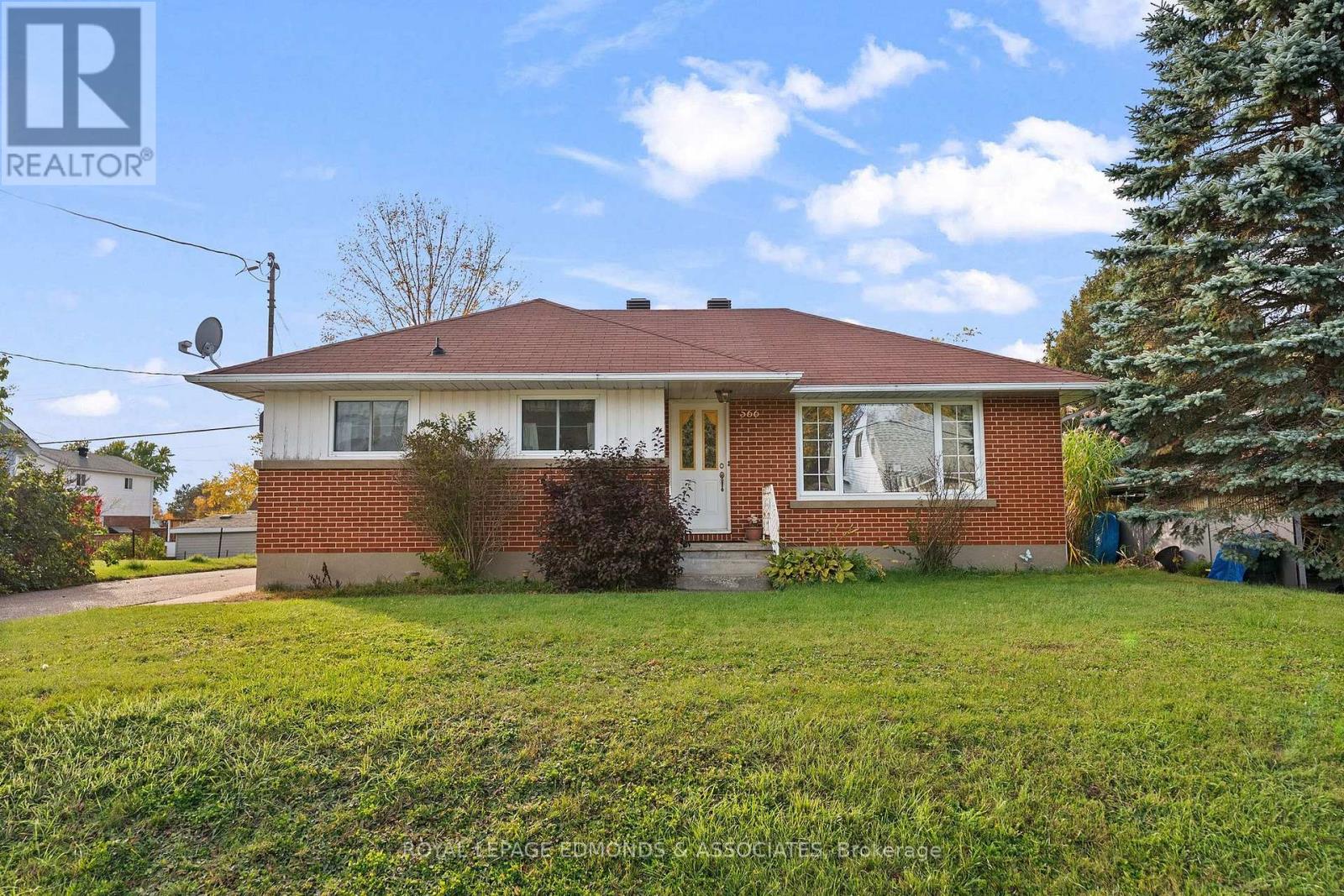 566 Catherine Street S, Pembroke, Ontario  K8A 1W3 - Photo 2 - X14092392