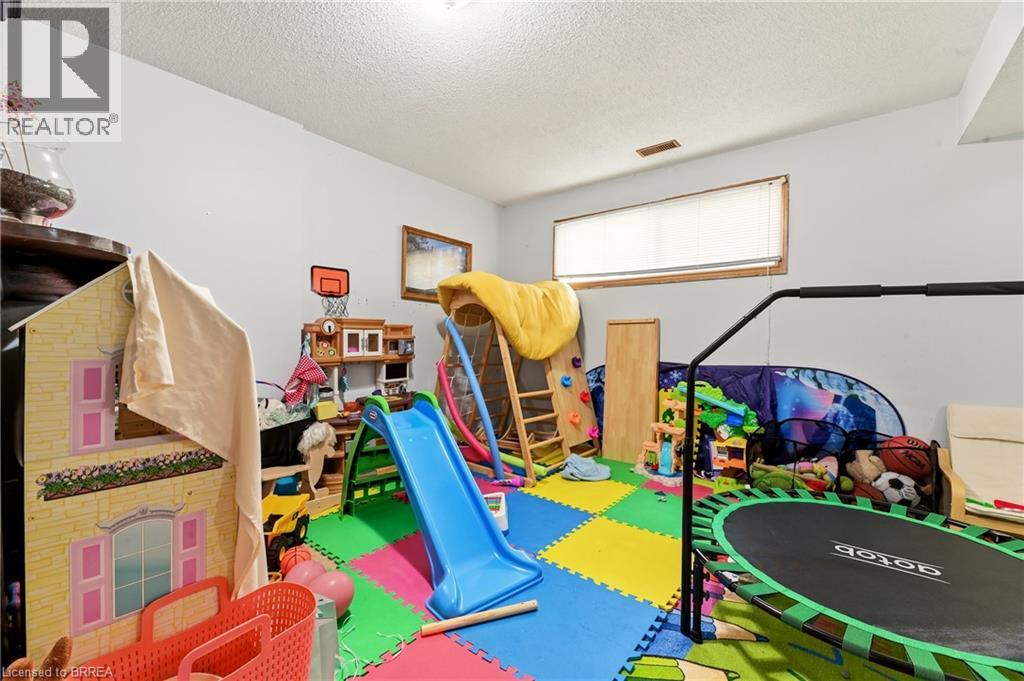 82 Beaver Crescent, Brantford, Ontario  N3P 1H8 - Photo 17 - 40870037