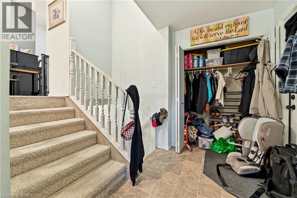 82 Beaver Crescent, Brantford, Ontario  N3P 1H8 - Photo 3 - 40870037